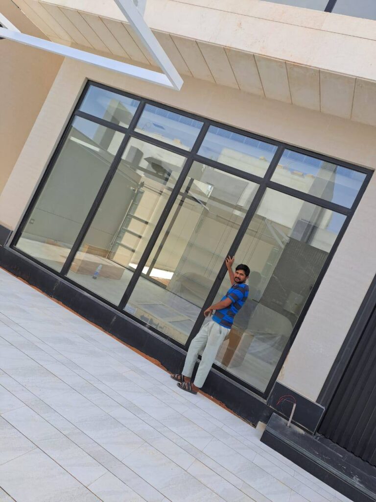 زجاج سيكوريت حائل